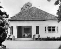 An important fact about the monument is that the place where the monument is situated was the former house of President Sukarno. He declared the indep